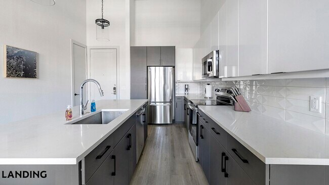 Foto del edificio - 1345 E 15th St