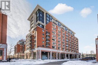 Building Photo - 830 Lawrence Ave W