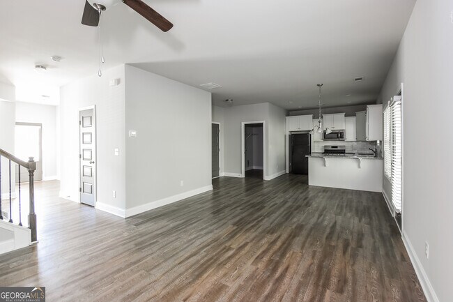 Building Photo - 717 Overlook Gln Dr