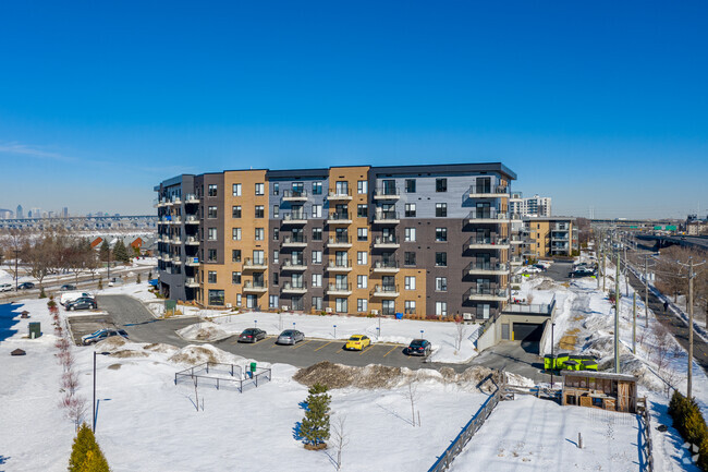 Photo du bâtiment - Le Saint-Laurent Apartments