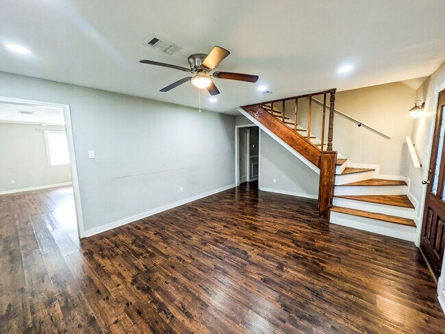 Building Photo - 460 Belvedere Dr