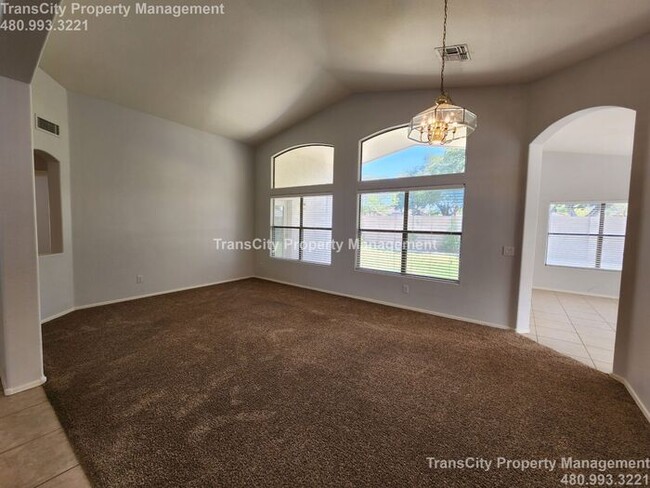 Building Photo - Gilbert 4 bed 2 bath home for rent near Gr...