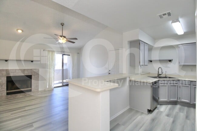 Foto del edificio - 533 W Guadalupe Rd