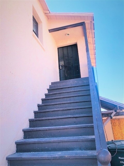 Building Photo - 2026 S 7th Ave
