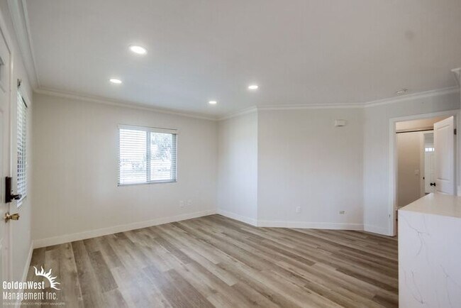 Foto del edificio - Dazzling 1Bdm 1Ba Condo in Alder Woods Com...