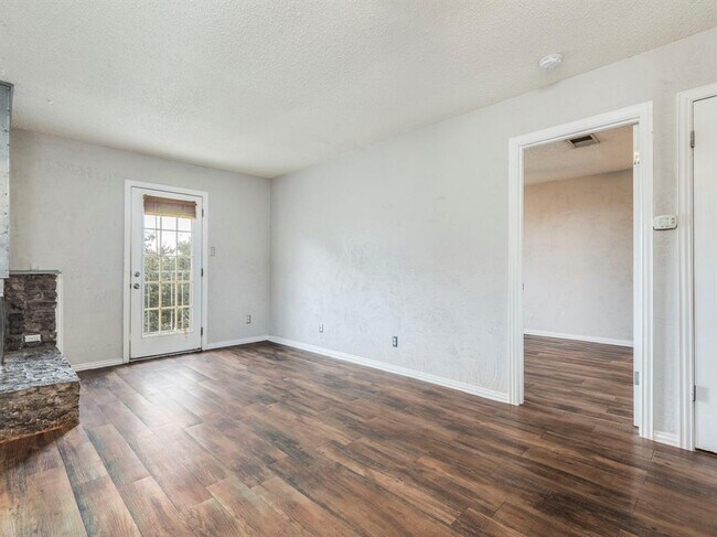 Foto del edificio - 516 S Park Dr