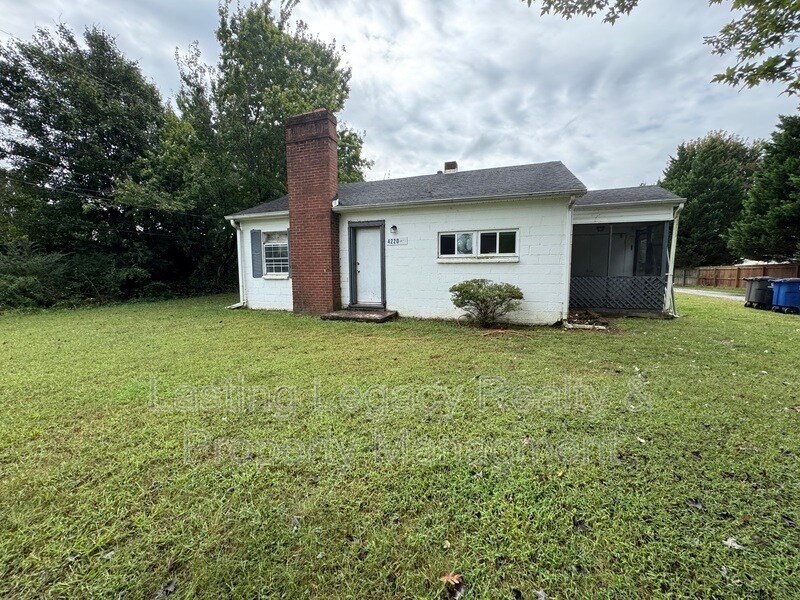 Primary Photo - 4220 Glenn Hi Rd
