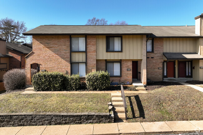 Foto del edificio - The Knolls Townhomes