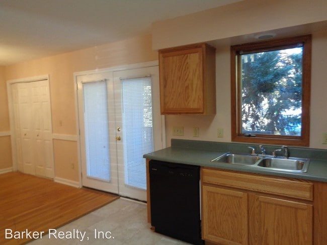 Building Photo - 4 br, 2.5 bath House - 4360 Hunters Club Dr.