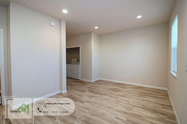 Building Photo - 838 Mission De Oro Dr