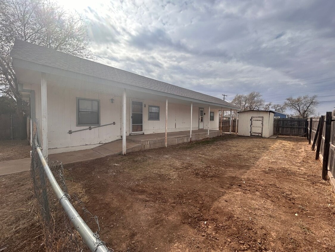 Primary Photo - 2 bedroom 1 bath home with a storage shed!