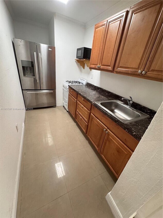 Primary Photo - 4030 SW 116th Ave