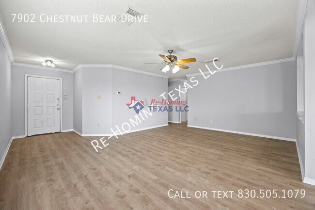 Foto del edificio - 7902 Chestnut Bear Dr