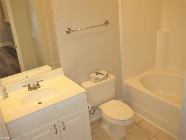 Building Photo - 1 br, 1 bath Condo - 1024 Basildon Rd