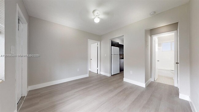 Foto del edificio - 891 SW 5th St