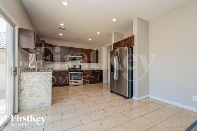 Foto del edificio - 1708 Mizzenmast Ave