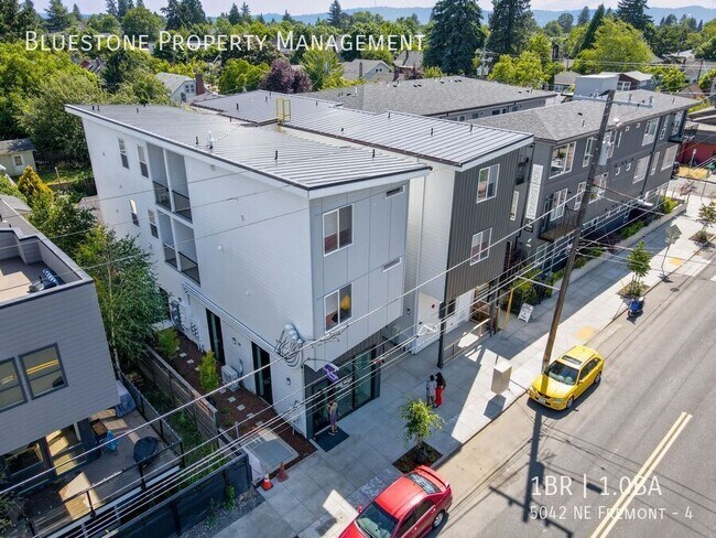 Foto del edificio - 5042 NE Fremont-4