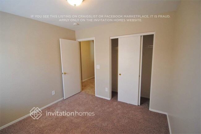 Building Photo - 3208 S 162nd Ln
