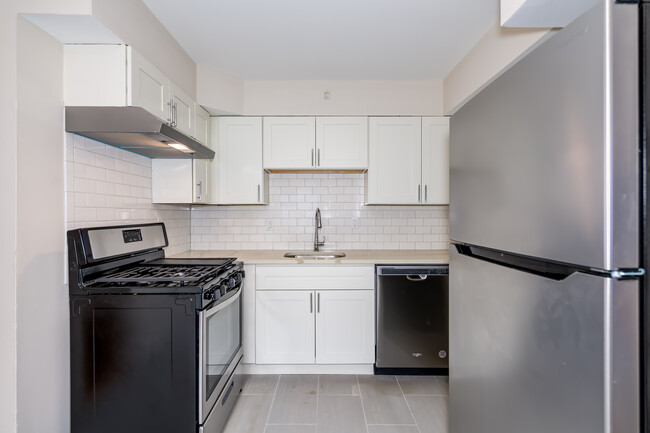Building Photo - 5092 Waterman Blvd
