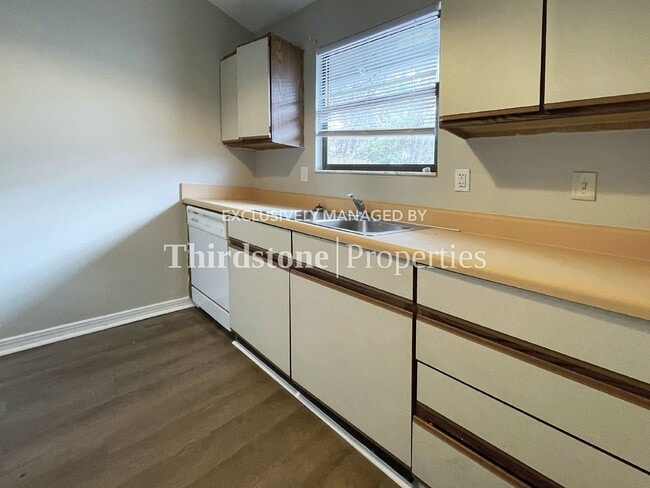 Building Photo - 7611 Indian Lakes Dr