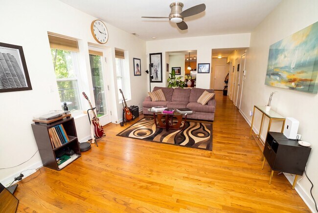 Foto del edificio - 1021 E 46th St