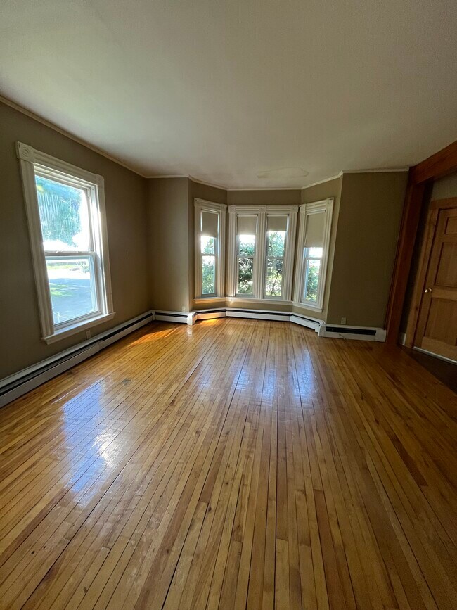 Living - 20 Somerset St