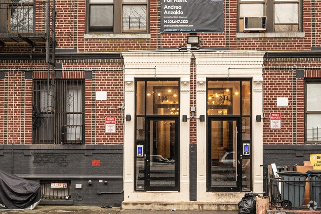Building Entrance - 242-248 Bainbridge St