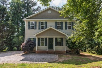 Building Photo - 558 Camping Creek Rd