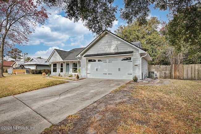 Foto del edificio - 8472 Bandera Cir W