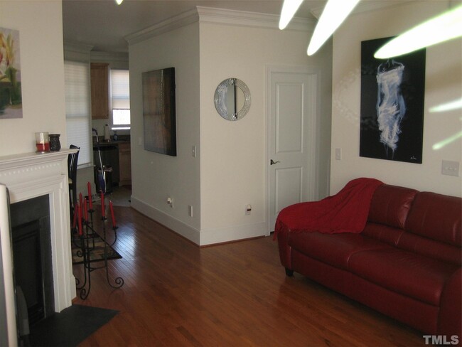 Building Photo - 118 Finsbury St