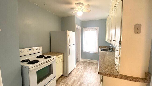 Foto del edificio - 3 Bedroom, 1 Bath Single Family House