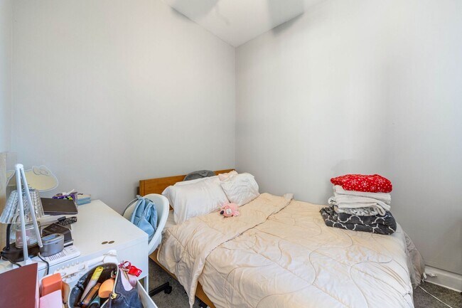 Foto del edificio - 928 S Claremont Ave