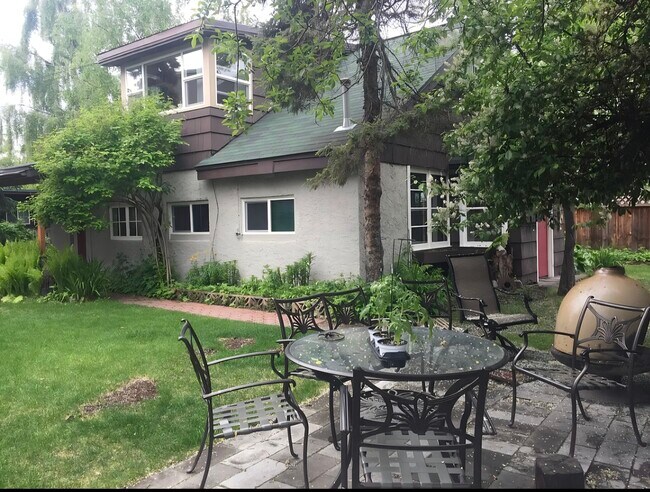 Foto del edificio - 1426 Orca St