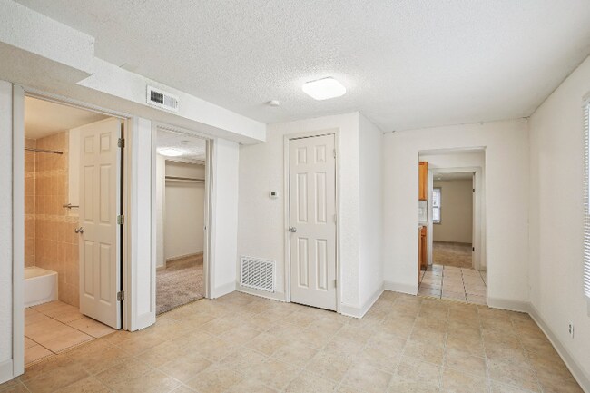 Foto del edificio - 726 S Oak St