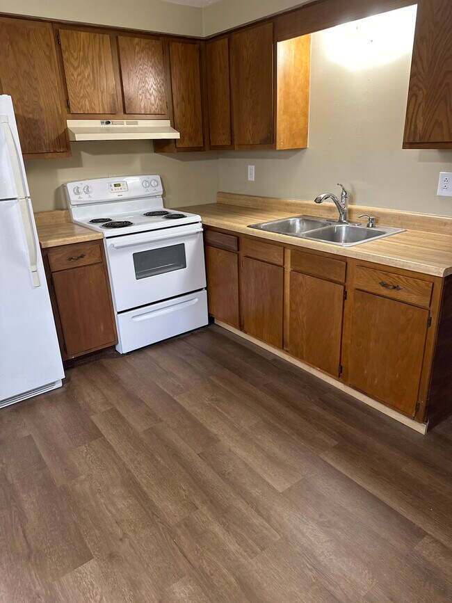 Kitchen - 2509 Carter Rd