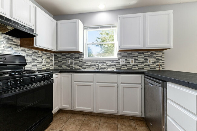 Building Photo - 904 Cedar Run Ct NW