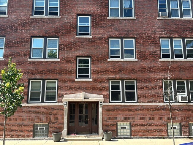 Foto del edificio - 2501 W Cullom Ave