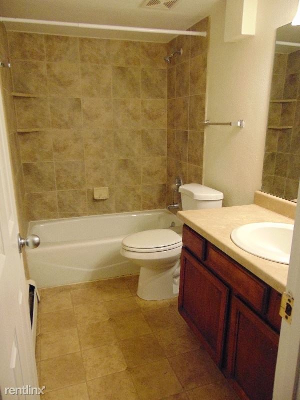 Building Photo - 435 St Vrain Pl