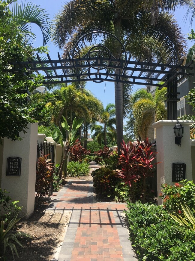 Foto del edificio - 1429 Harbour Walk Rd