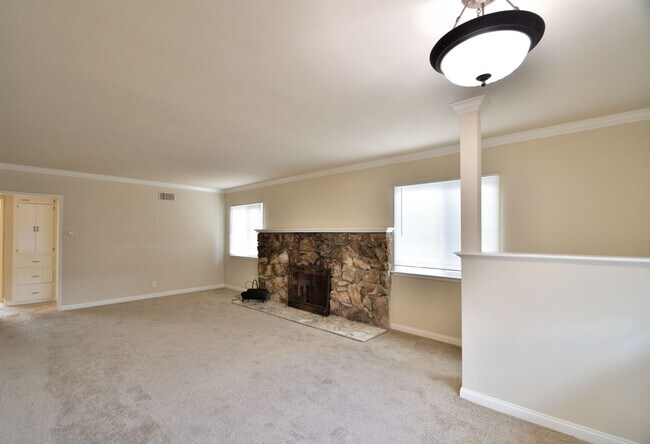 Foto del edificio - 3 Bedroom Home - Close to Everything!
