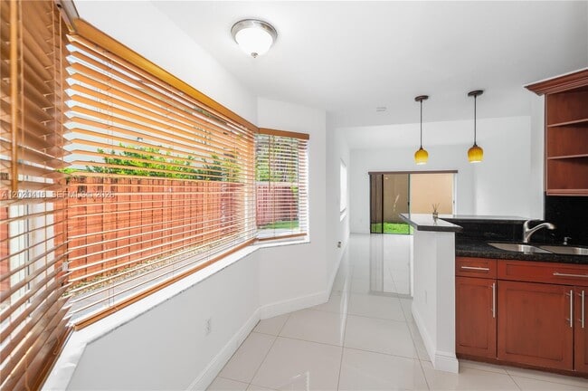 Foto del edificio - 4668 SW 153rd Ct