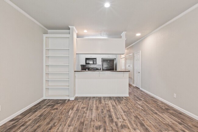 Foto del edificio - 3 Bedroom 3 Bath gated community in Baylor Bubble