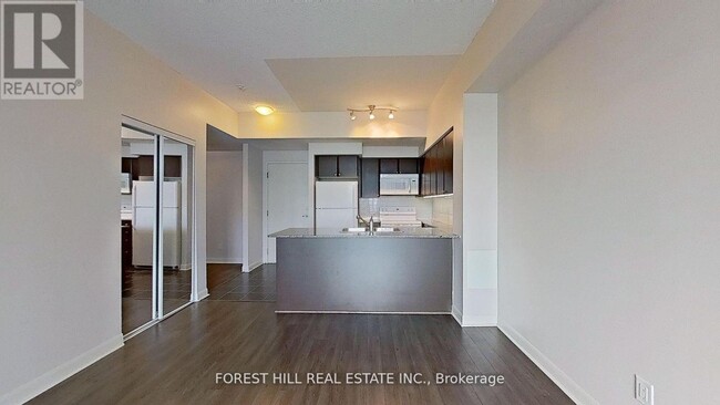 Building Photo - 525 Wilson Ave