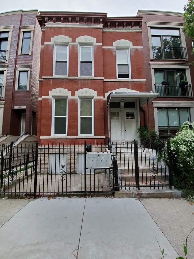 Building Photo - 1026 N Wood St