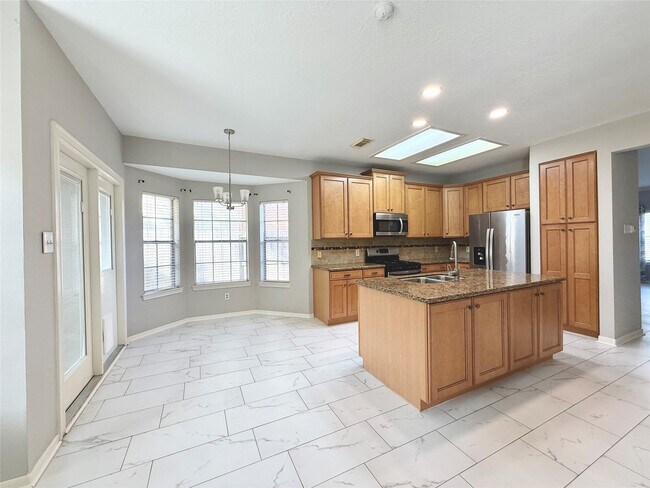 Building Photo - 7906 Autumn Laurel Trail