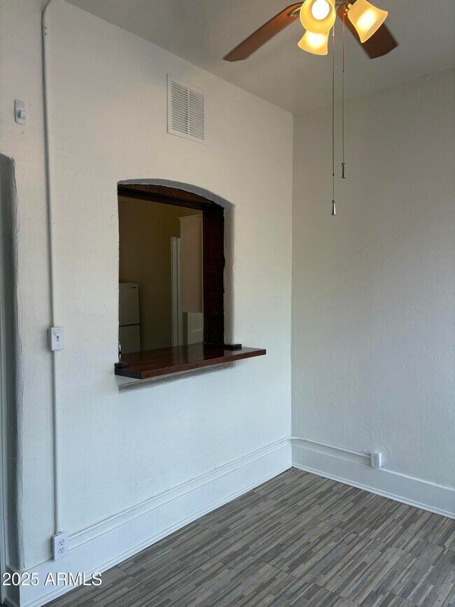 Foto del edificio - 845 N 2nd Ave