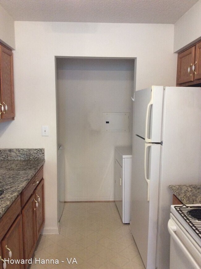 Building Photo - 2 br, 2 bath House - 204 Bristol Commons