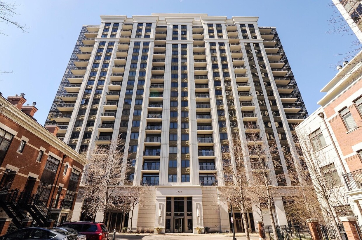 Foto principal - 1322 S Prairie Ave