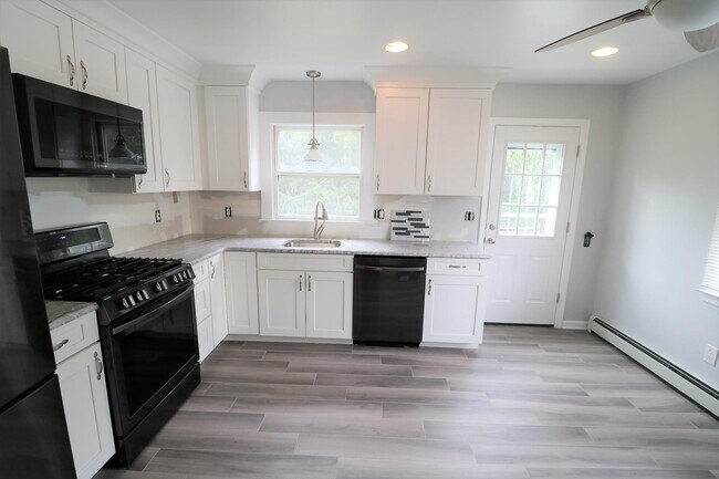 Building Photo - 50 Parson Rd