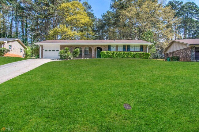 Foto del edificio - 2740 Williamsburg Dr